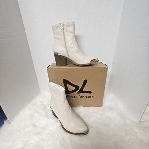 Dirty Laundry Women's Upbeat Stretch Western Boots